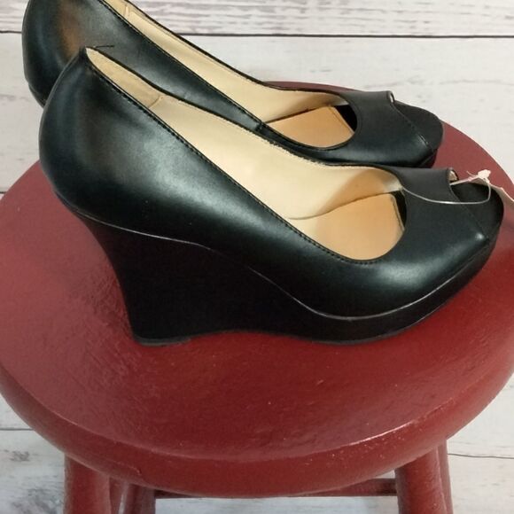 NWT:"No Brand" woman's high heels - Picture 6 of 12